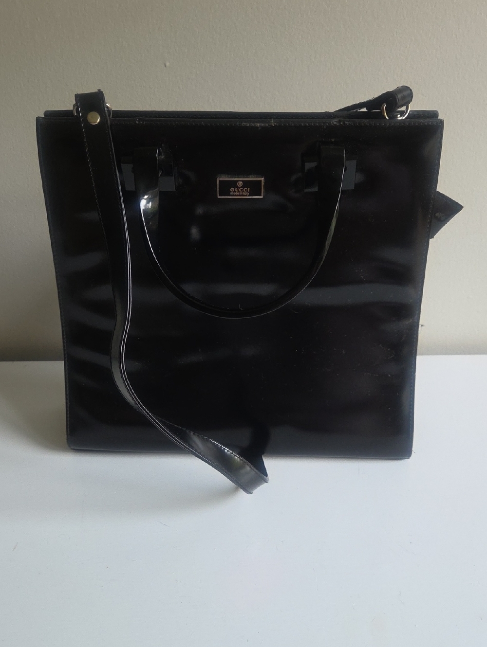 Black Glossy  Tote with Detachable Strap